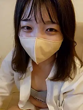 Snapshot of Sakura-japanese- chatting on 10-14-25, 04:41 Sakura-japanese- online show from 10-14-25, 04:41