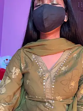 Snapshot of Neha18 chatting on 02-15-26, 03:31 Neha18 online show from 02-15-26, 03:31