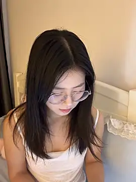 Ella-A9 online show from 09-28-25, 02:55