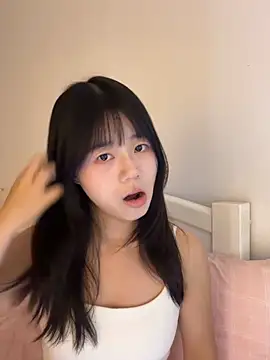 Ella-A9 online show from 10-19-25, 02:50