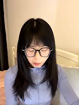 Ella-A9 online show from 11-12-25, 03:23