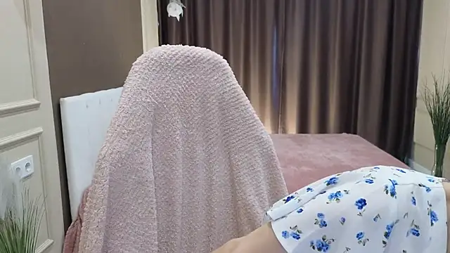 daniellia  online show from 09-23-25, 07:33