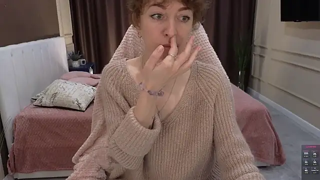 daniellia  online show from 10-04-25, 08:23