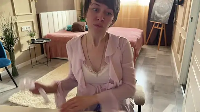 daniellia  online show from 04-19-26, 02:16