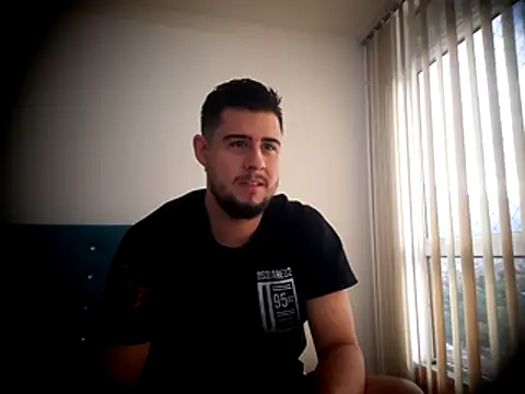 Snapshot of ryan_evanss chatting on 10-26-25, 11:38 ryan evanss online show from 10-26-25, 11:38