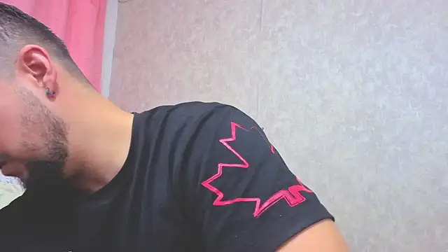 Snapshot of ryan_evanss chatting on 10-28-25, 10:52 ryan evanss online show from 10-28-25, 10:52