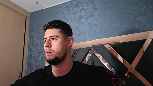 Snapshot of ryan_evanss chatting on 12-18-25, 09:59 ryan evanss online show from 12-18-25, 09:59