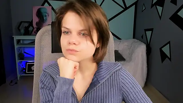 EllieMurler online show from 10-15-25, 08:47