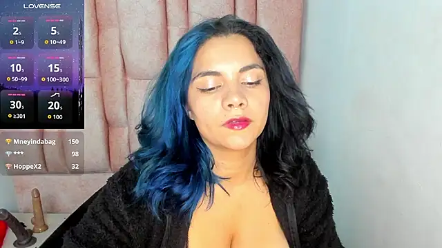 Kiara Cruz   online show from 10-10-25, 08:46
