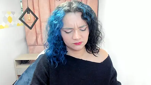 Kiara Cruz   online show from 10-17-25, 08:33