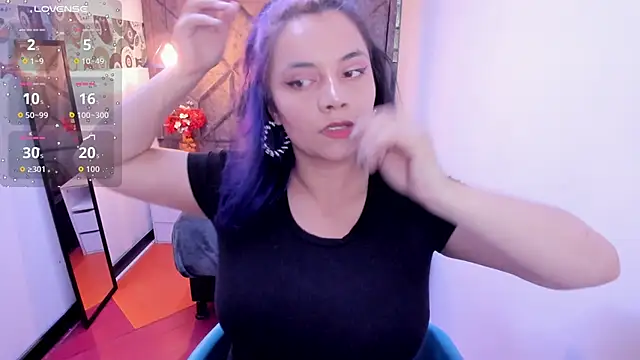 Kiara Cruz   online show from 11-24-25, 08:19