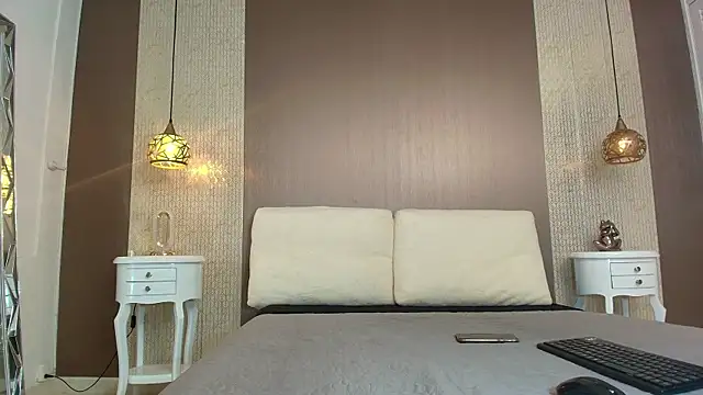 Tiifany Baker online show from 10-28-25, 07:49