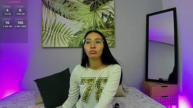 lucyy liiuu online show from 10-23-25, 12:37