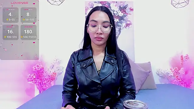 lucyy liiuu online show from 11-10-25, 01:32