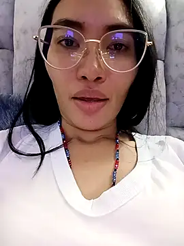 lucyy liiuu online show from 11-23-25, 11:15