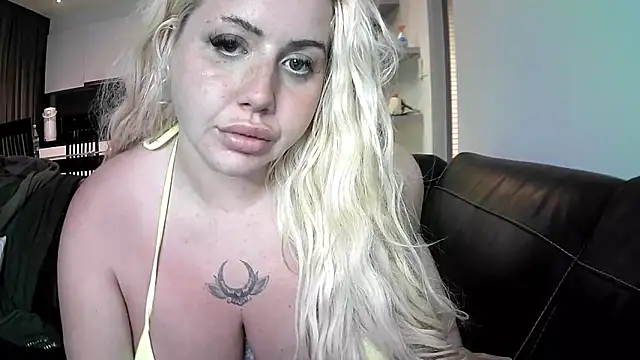 TiaDoll online show from 09-15-25, 07:25