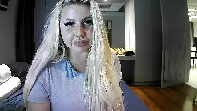 TiaDoll online show from 10-04-25, 04:16