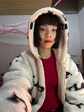 Snapshot of andymi1 chatting on 12-22-25, 12:35 andymi1 online show from 12-22-25, 12:35