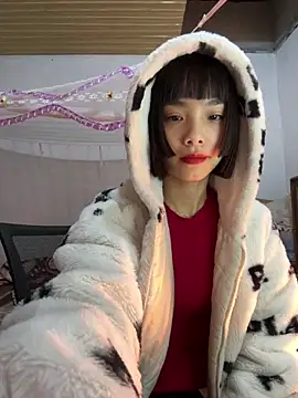 Snapshot of andymi1 chatting on 12-23-25, 02:42 andymi1 online show from 12-23-25, 02:42