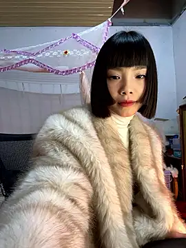 Snapshot of andymi1 chatting on 01-13-26, 02:33 andymi1 online show from 01-13-26, 02:33