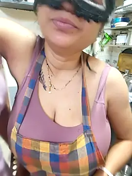 Queen Nightt online show from 01-17-26, 03:55