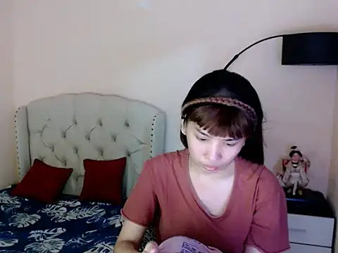 ShantalFoxxy  online show from 07-12-26, 12:45
