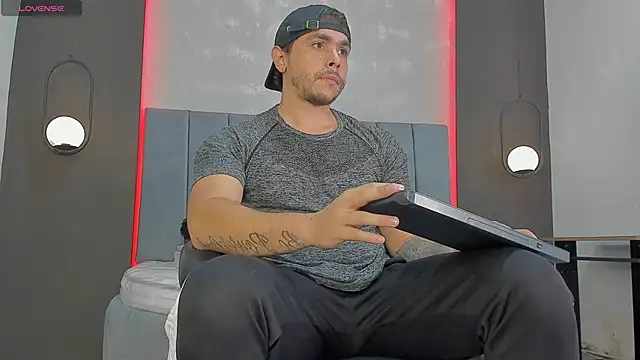 Liam walk  online show from 03-11-26, 07:20