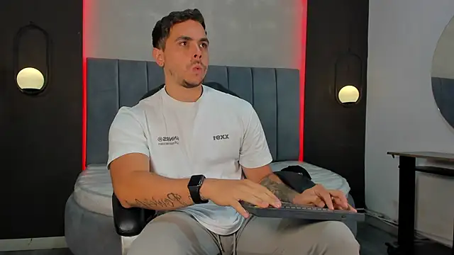 Liam walk  online show from 04-22-26, 06:09