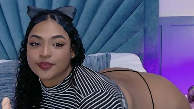 Cristal-Jonnes online show from 11-18-25, 01:00