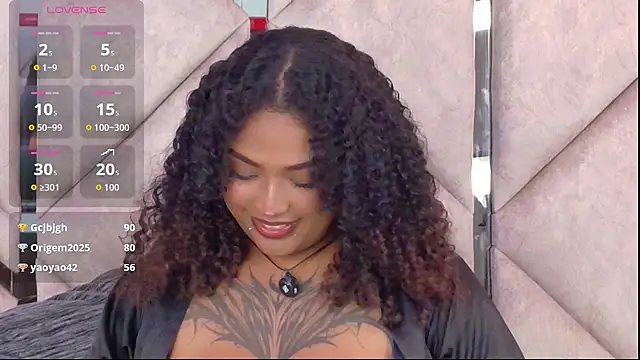 Cristal-Jonnes online show from 04-17-26, 04:04