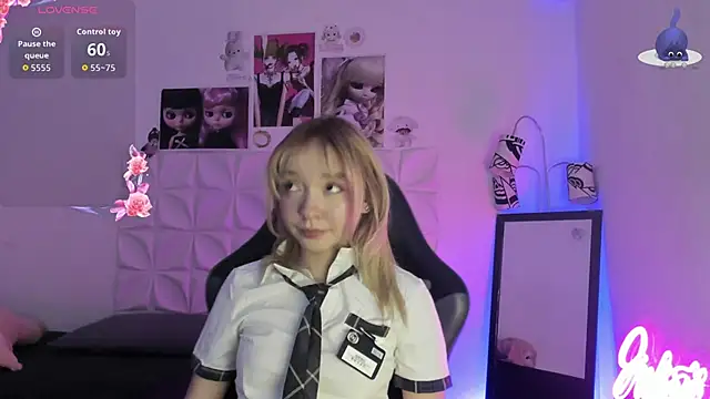 Snapshot of JuliethMoss chatting on 10-23-25, 08:51 JuliethMoss online show from 10-23-25, 08:51