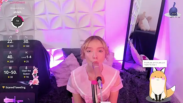 Snapshot of JuliethMoss chatting on 10-28-25, 08:11 JuliethMoss online show from 10-28-25, 08:11