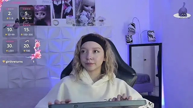 Snapshot of JuliethMoss chatting on 11-04-25, 08:08 JuliethMoss online show from 11-04-25, 08:08