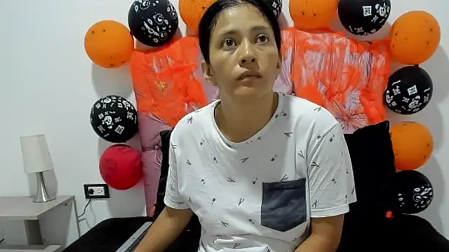 ivy moon05 online show from 11-04-25, 04:28