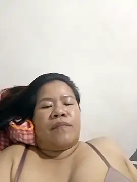 Snapshot of AsianbouncieGIRL chatting on 06-05-26, 12:06 AsianbouncieGIRL online show from 06-05-26, 12:06