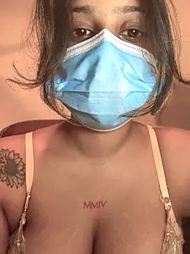 Snapshot of Saza_lklx chatting on 10-14-25, 02:40 Saza lklx online show from 10-14-25, 02:40