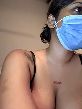 Snapshot of Saza_lklx chatting on 10-15-25, 03:01 Saza lklx online show from 10-15-25, 03:01