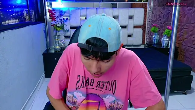 Snapshot of alandelrey57 chatting on 12-03-25, 04:20 alandelrey57 online show from 12-03-25, 04:20