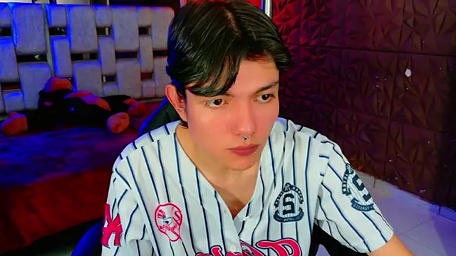 Snapshot of alandelrey57 chatting on 02-19-26, 02:51 alandelrey57 online show from 02-19-26, 02:51