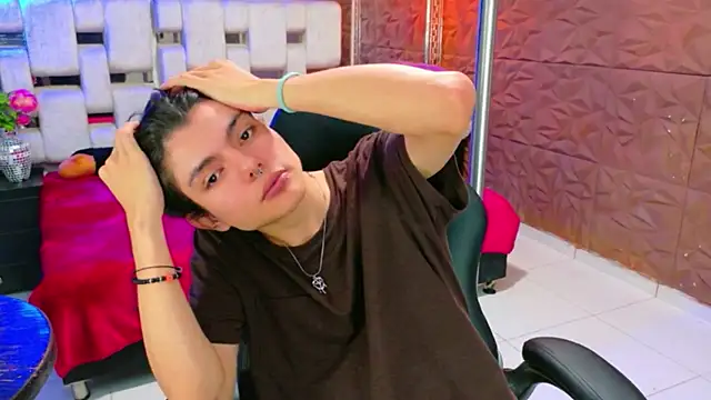 Snapshot of alandelrey57 chatting on 02-21-26, 04:02 alandelrey57 online show from 02-21-26, 04:02