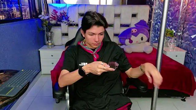 Snapshot of alandelrey57 chatting on 03-14-26, 01:27 alandelrey57 online show from 03-14-26, 01:27