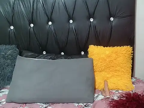 Snapshot of Lsnickykhanyile chatting on 11-09-25, 05:22 Lsnickykhanyile online show from 11-09-25, 05:22