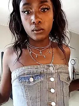 Snapshot of Lsnickykhanyile chatting on 11-30-25, 10:41 Lsnickykhanyile online show from 11-30-25, 10:41