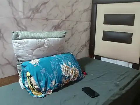 Snapshot of Lsnickykhanyile chatting on 12-14-25, 08:13 Lsnickykhanyile online show from 12-14-25, 08:13