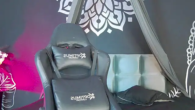 RavennMoonn online show from 09-25-25, 08:56