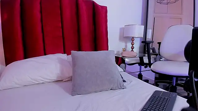 Snapshot of sophiacuttee chatting on 09-26-25, 12:09 sophiacuttee online show from 09-26-25, 12:09