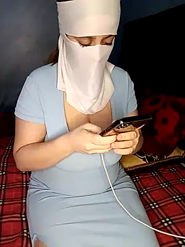 Lamia Queen  online show from 11-26-25, 05:25