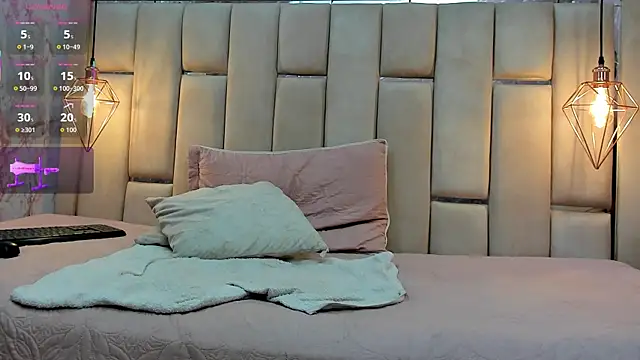 ALYANNA HOT  online show from 09-19-25, 12:17