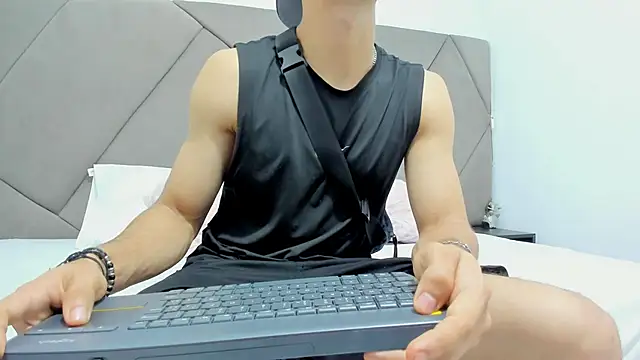 andrew colleman online show from 09-29-25, 04:06