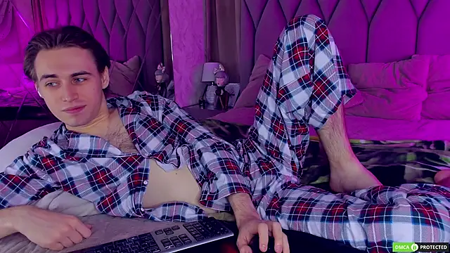 WilliamDyson online show from 11-30-25, 04:05